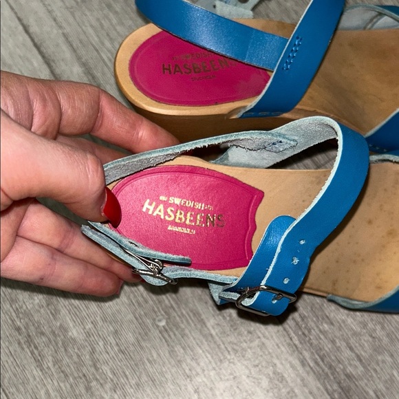 Swedish Hasbeens in blue with pink heel wooden block Sandals - Picture 6 of 7